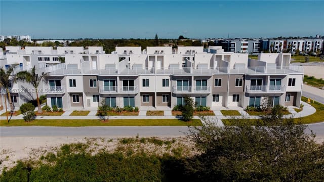 13828 SW 262nd Street, sold in ZIP 33032, Homestead, FL