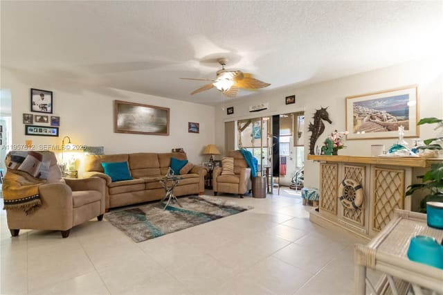 452 N Laurel Drive 1503, Margate, FL 33063
