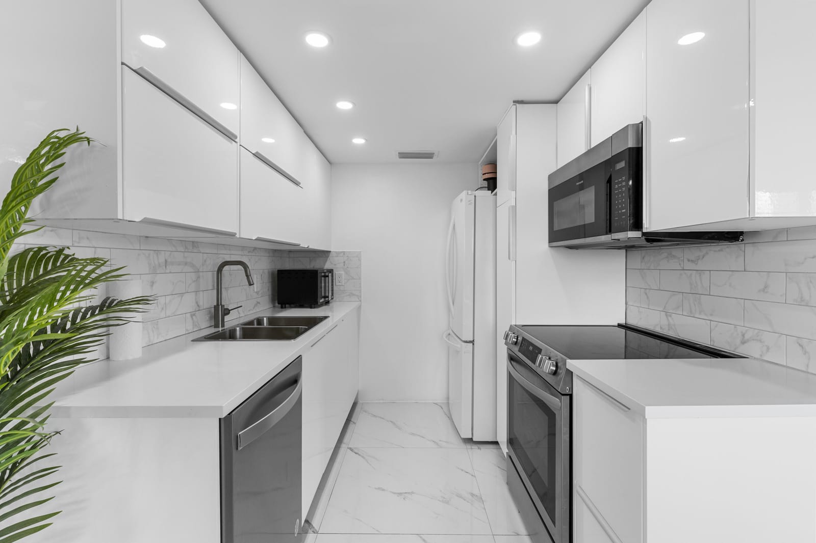 3028 Harwood D — photo 11