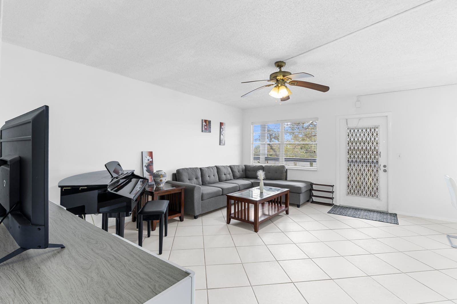 3028 Harwood D — photo 3