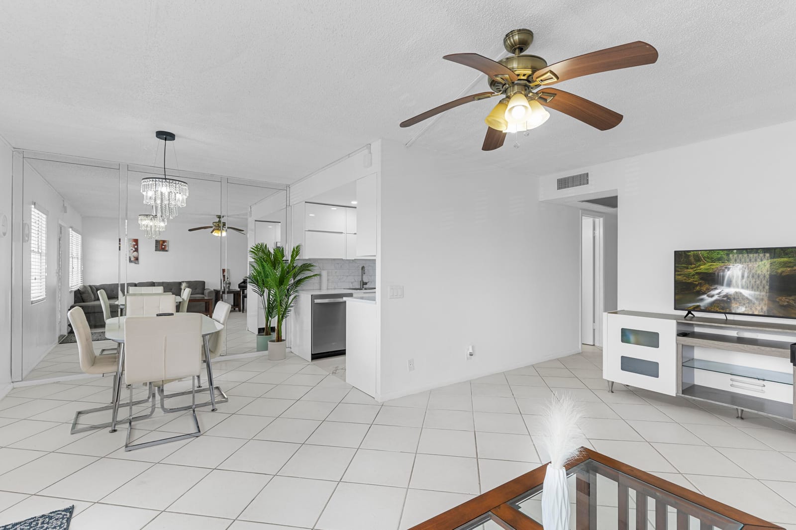 3028 Harwood D — photo 5