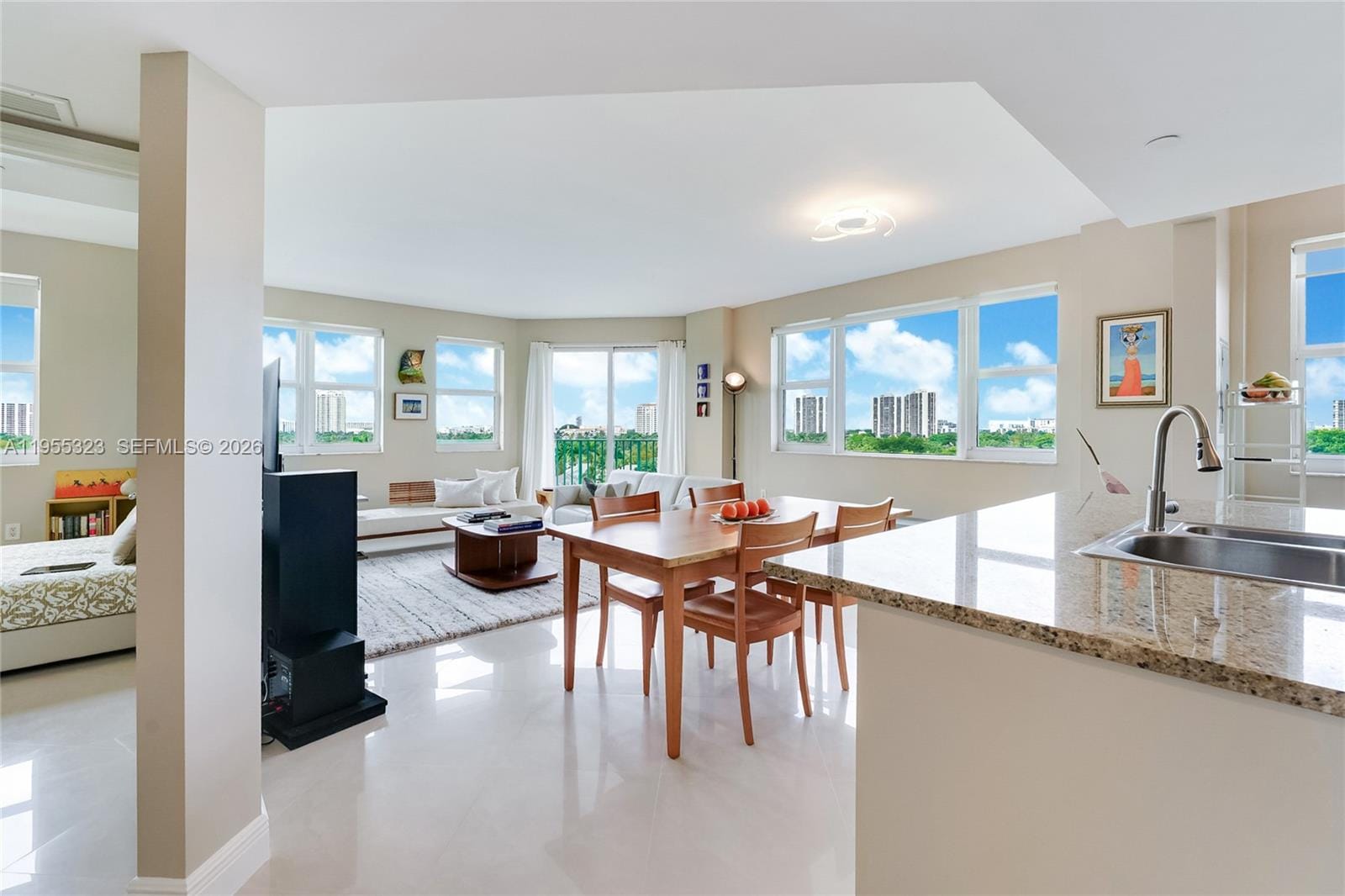 19900 E Country Club Drive 702, Aventura, FL 33180 photo 1