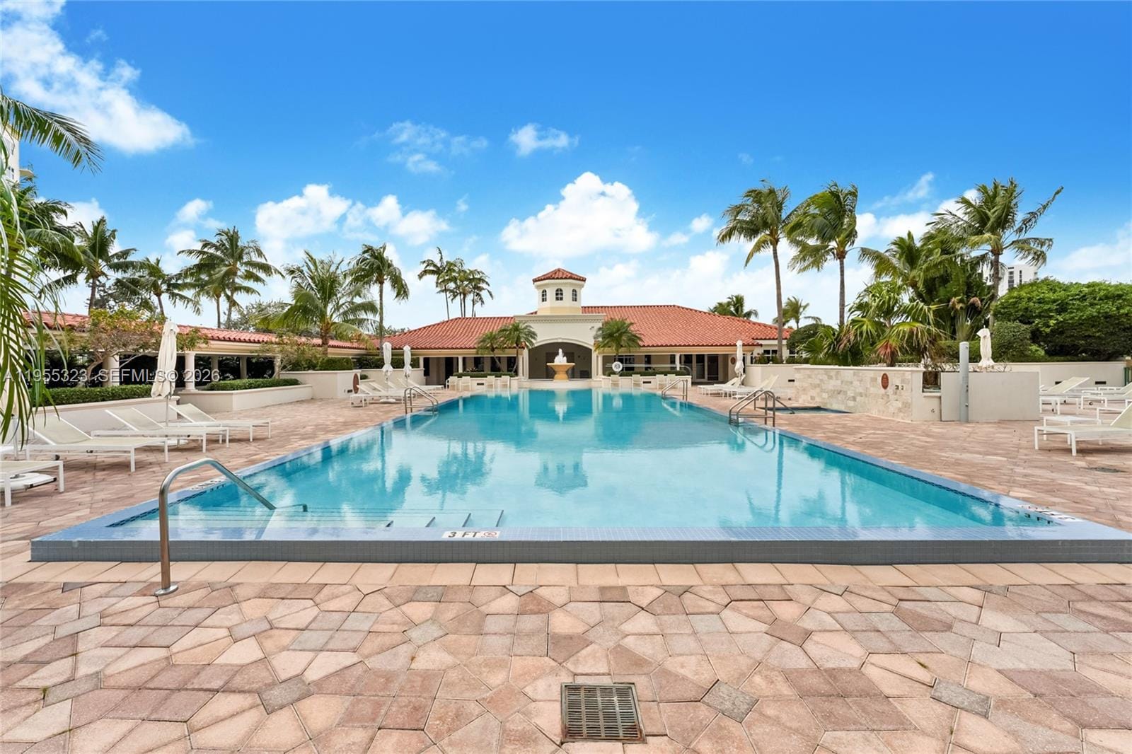 19900 E Country Club Drive 702, Aventura, FL 33180 photo 26