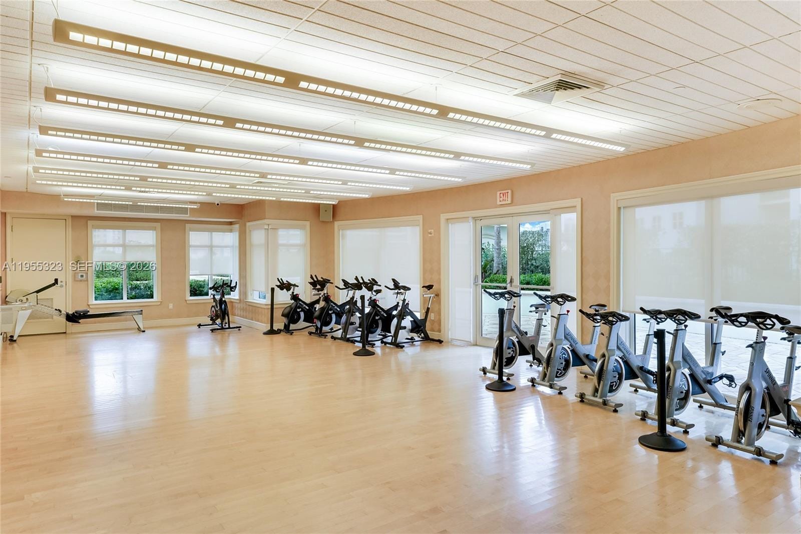19900 E Country Club Drive 702, Aventura, FL 33180 photo 28