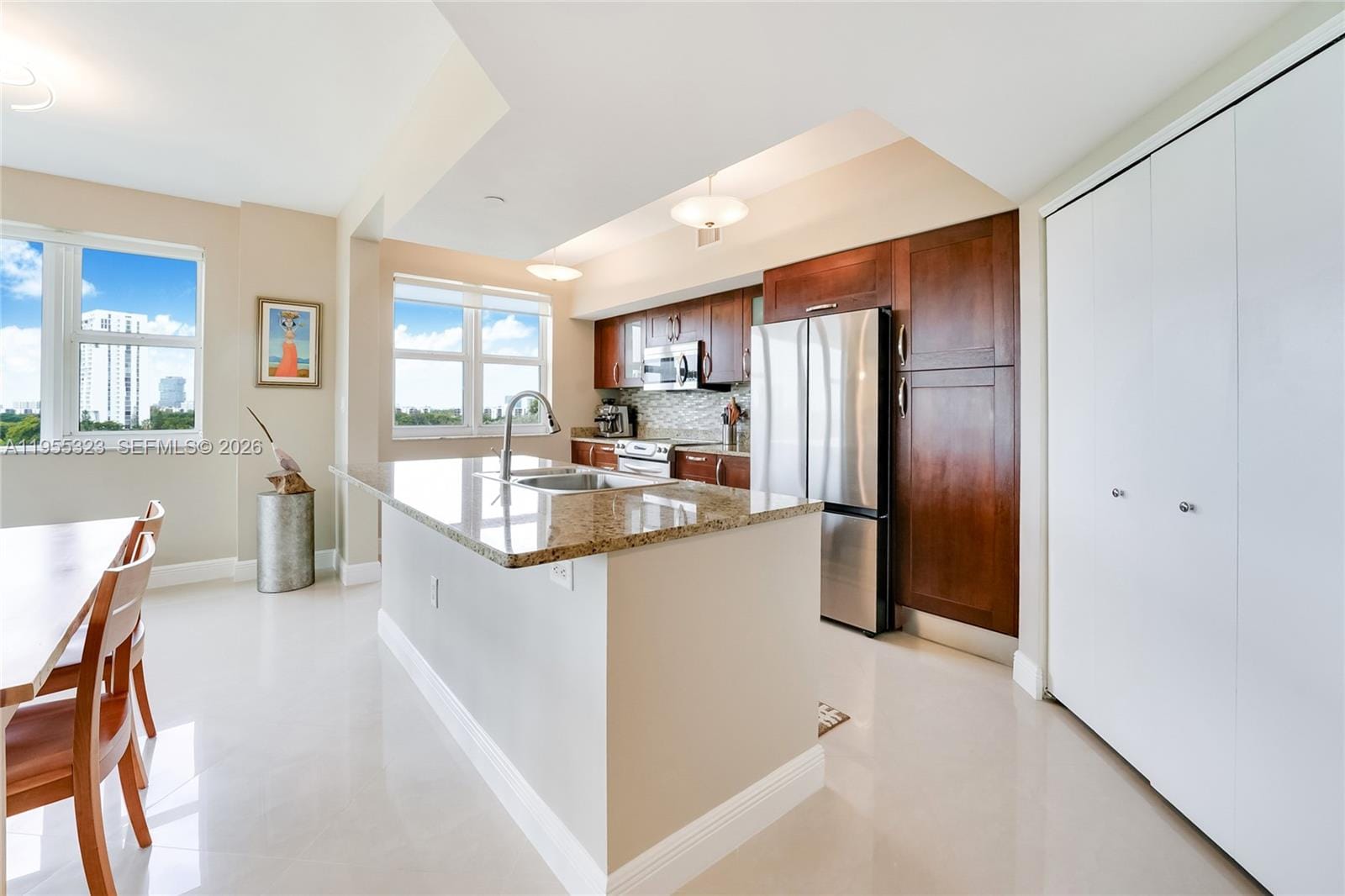 19900 E Country Club Drive 702, Aventura, FL 33180 photo 4