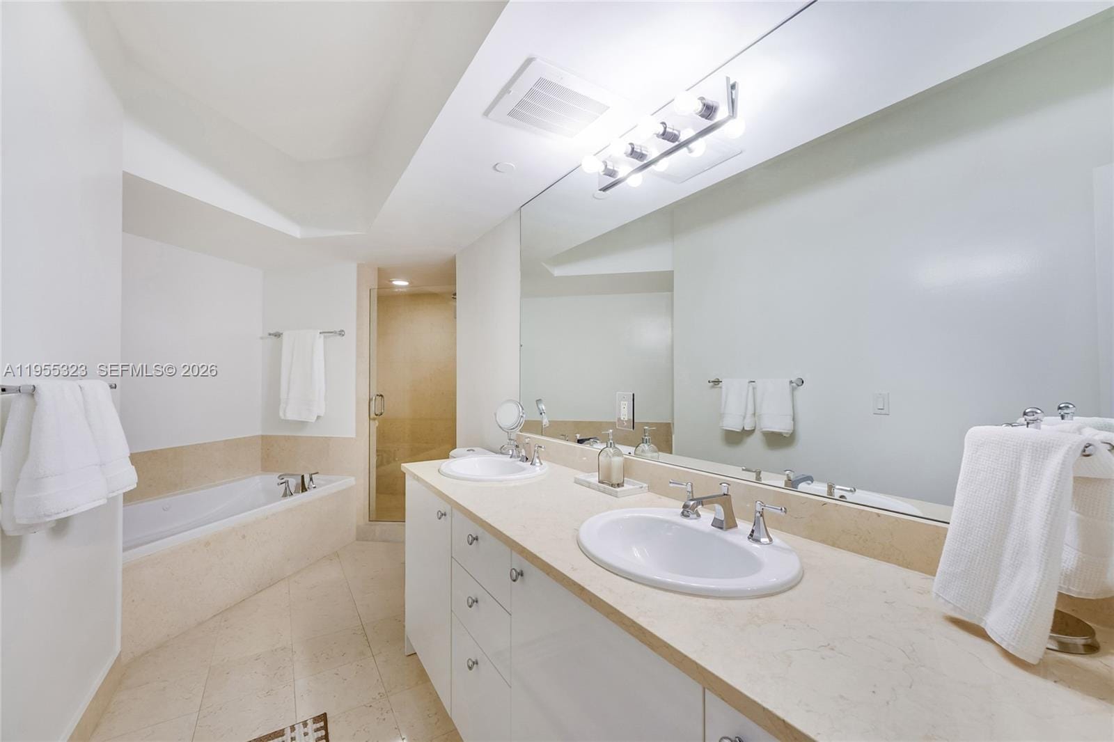 19900 E Country Club Drive 702, Aventura, FL 33180 photo 8