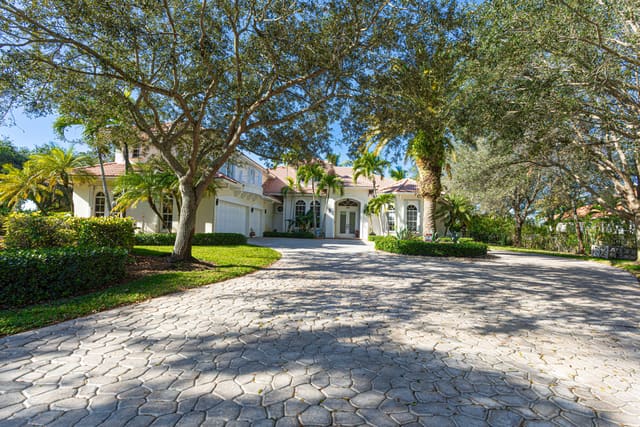 2695 Greenbriar Boulevard, sold in Wellington Aero Club Of The Landings At Wellington, Wellington, FL