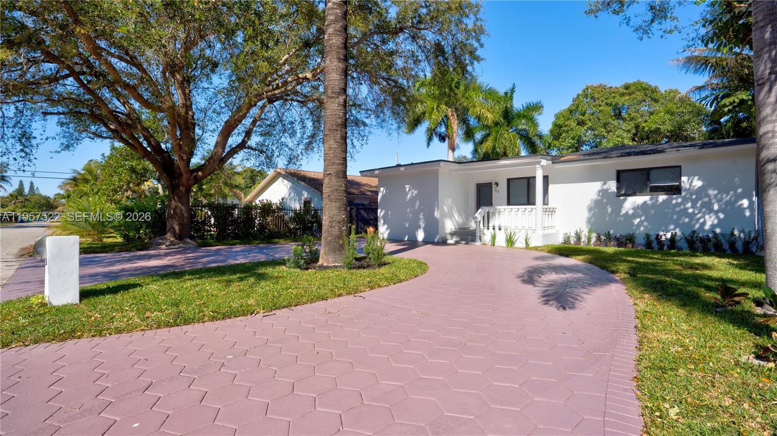 315 NE 160th Terrace, Miami, FL 33162 photo 2