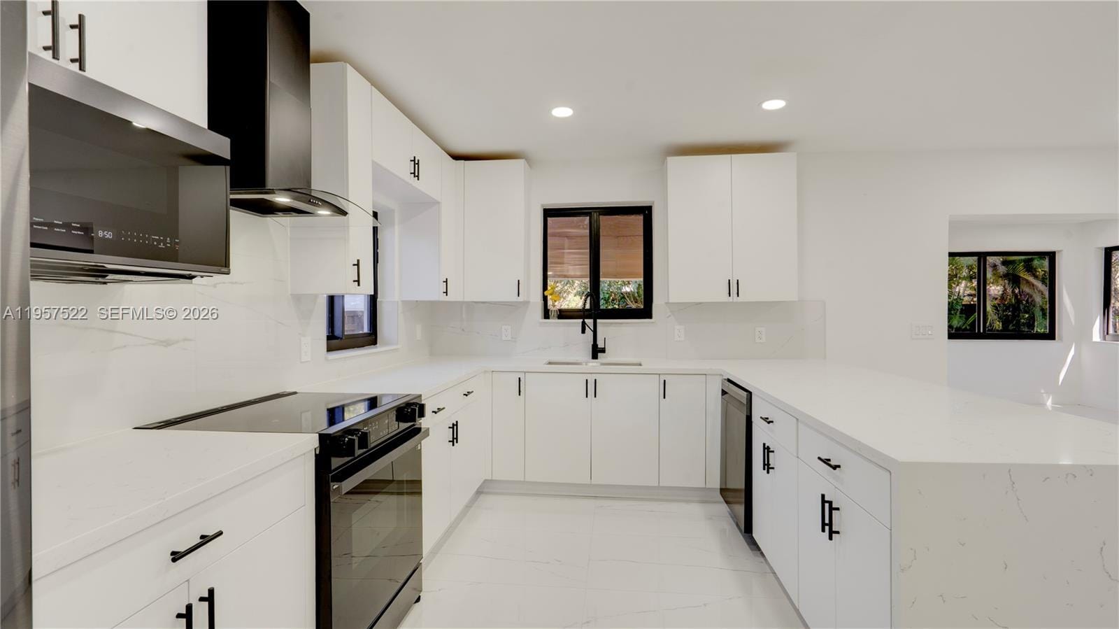 315 NE 160th Terrace, Miami, FL 33162 photo 12