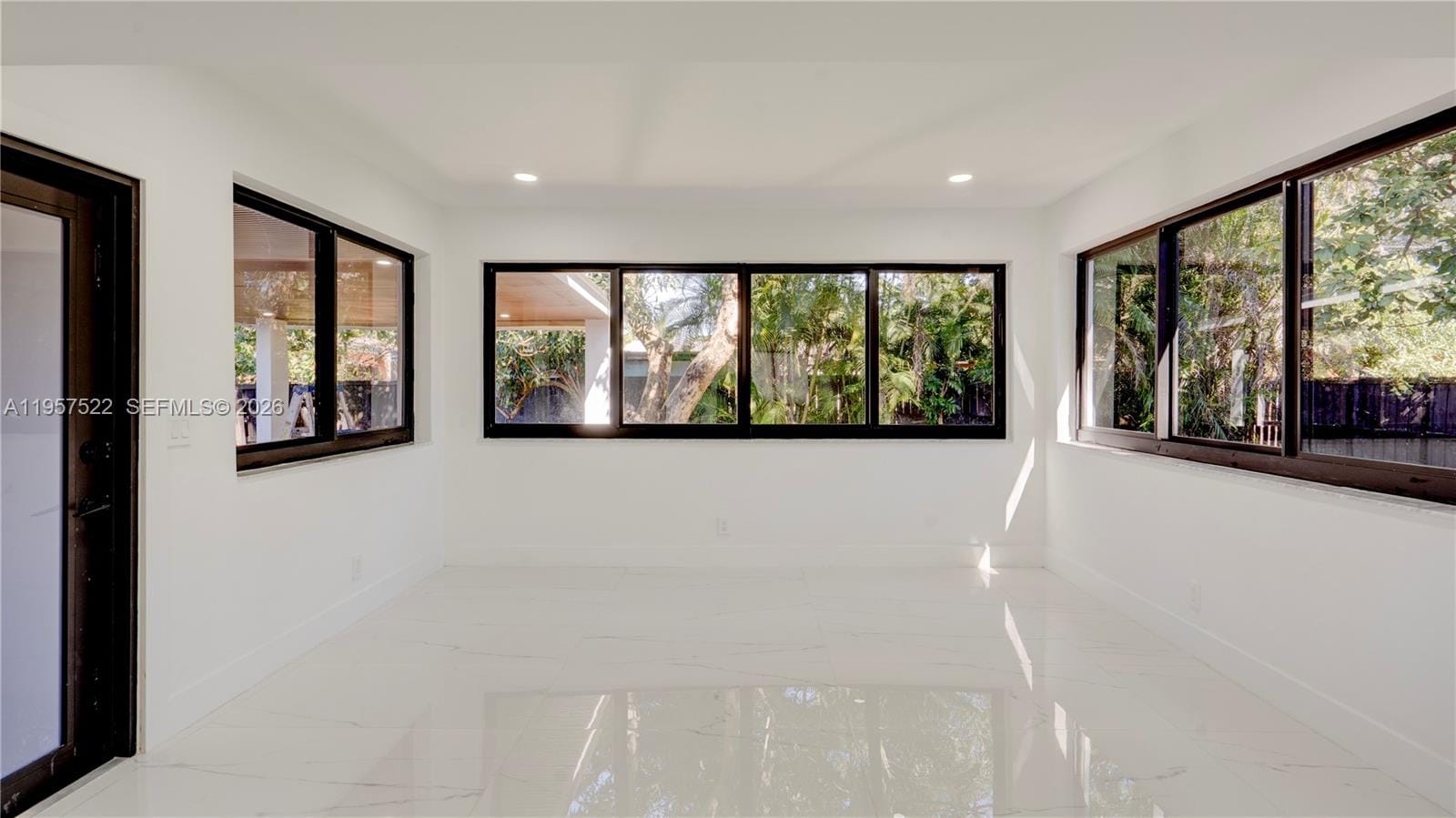 315 NE 160th Terrace, Miami, FL 33162 photo 18