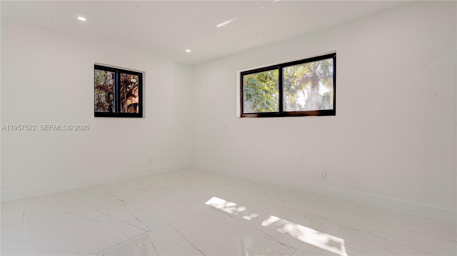 315 NE 160th Terrace, Miami, FL 33162 photo 22