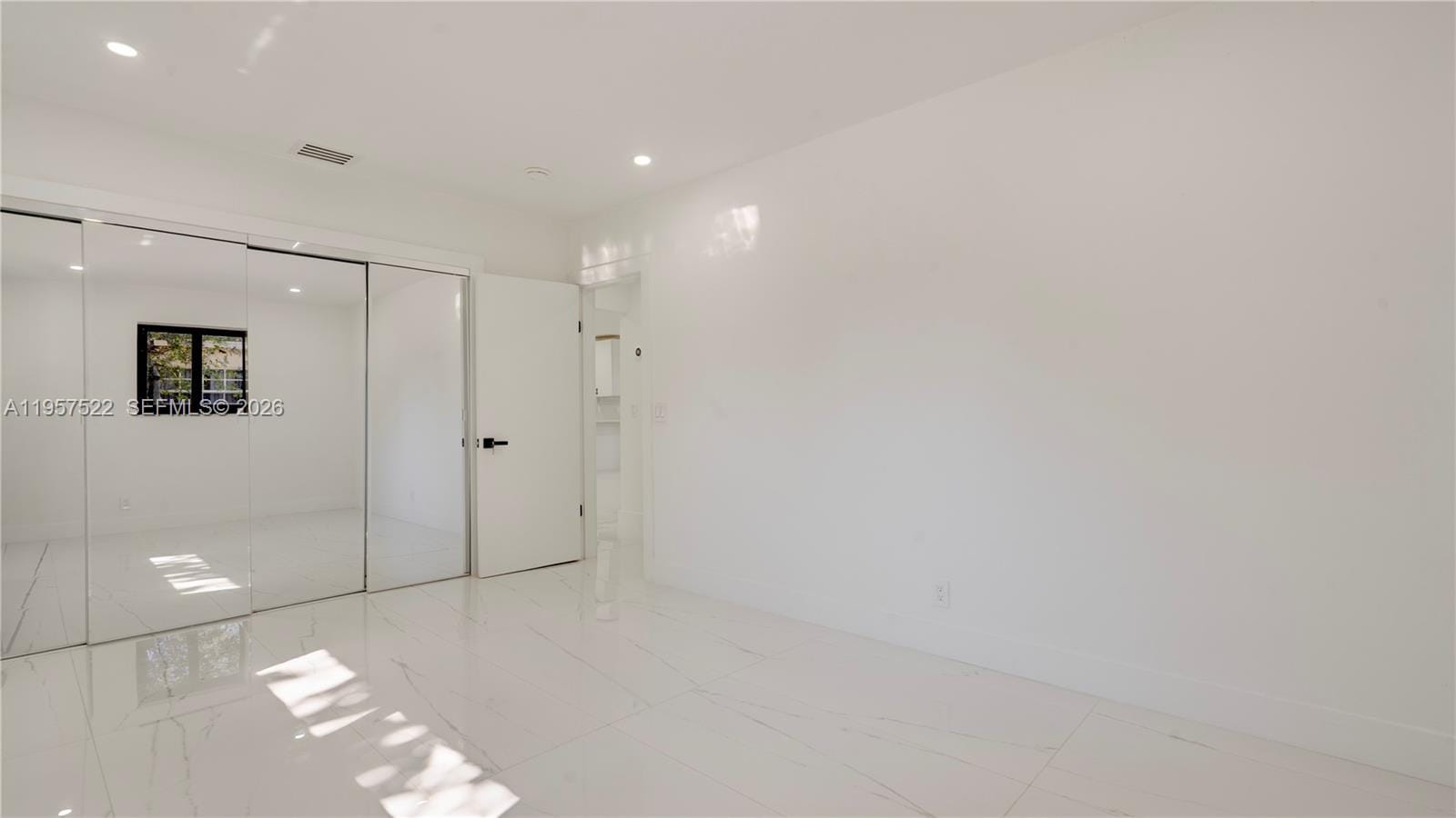 315 NE 160th Terrace, Miami, FL 33162 photo 23