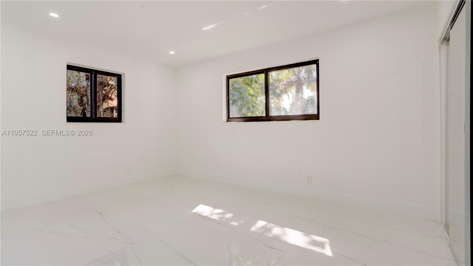 315 NE 160th Terrace, Miami, FL 33162 photo 24
