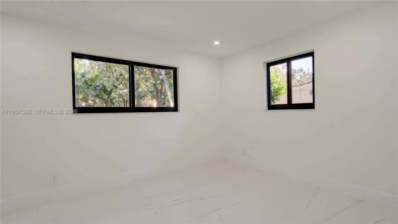 315 NE 160th Terrace, Miami, FL 33162 photo 27