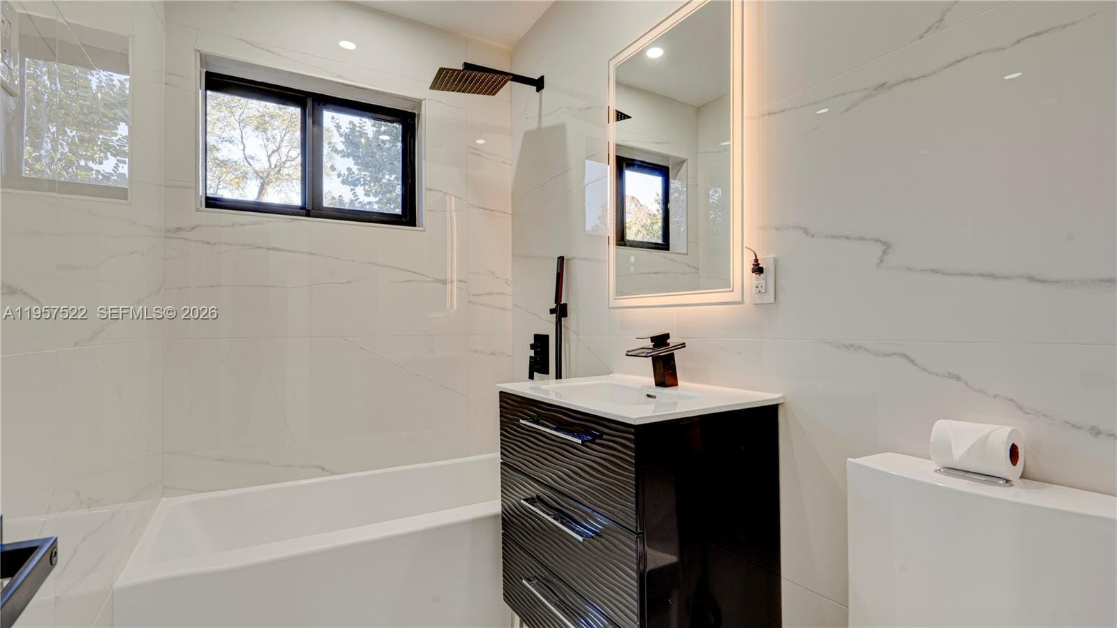 315 NE 160th Terrace, Miami, FL 33162 photo 28