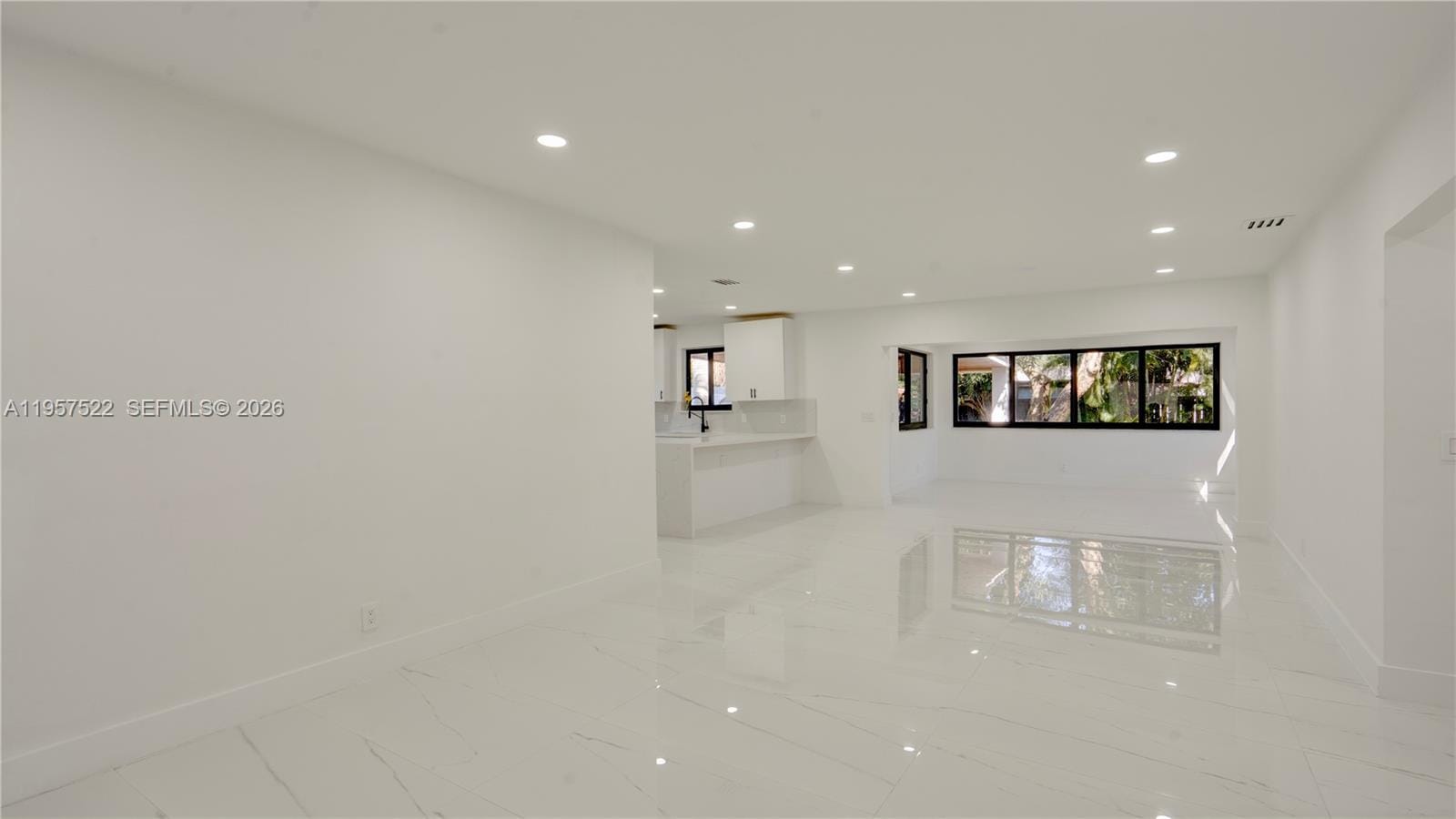315 NE 160th Terrace, Miami, FL 33162 photo 6