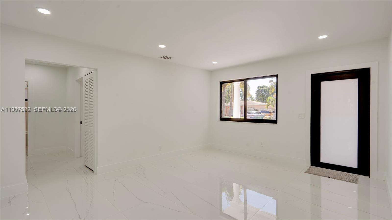 315 NE 160th Terrace, Miami, FL 33162 photo 7