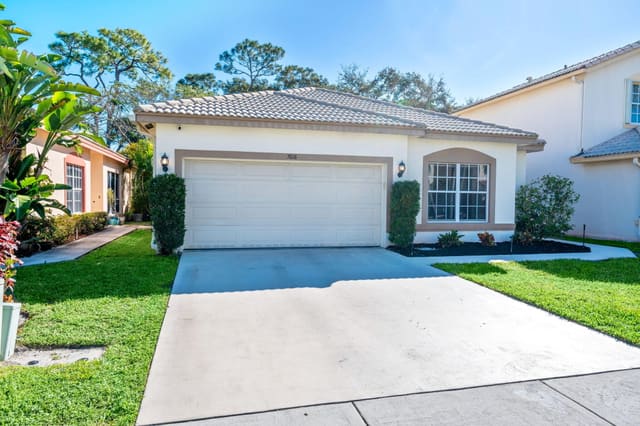 7616 Colony Palm Drive, sold in Colony At Boynton Beach, Boynton Beach, FL