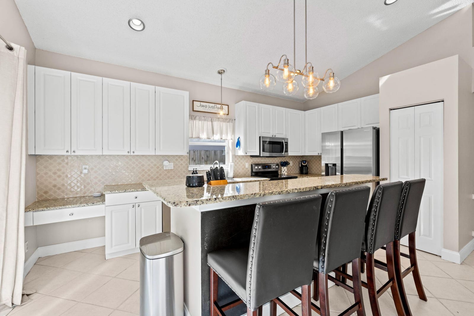 7616 Colony Palm Drive — photo 11