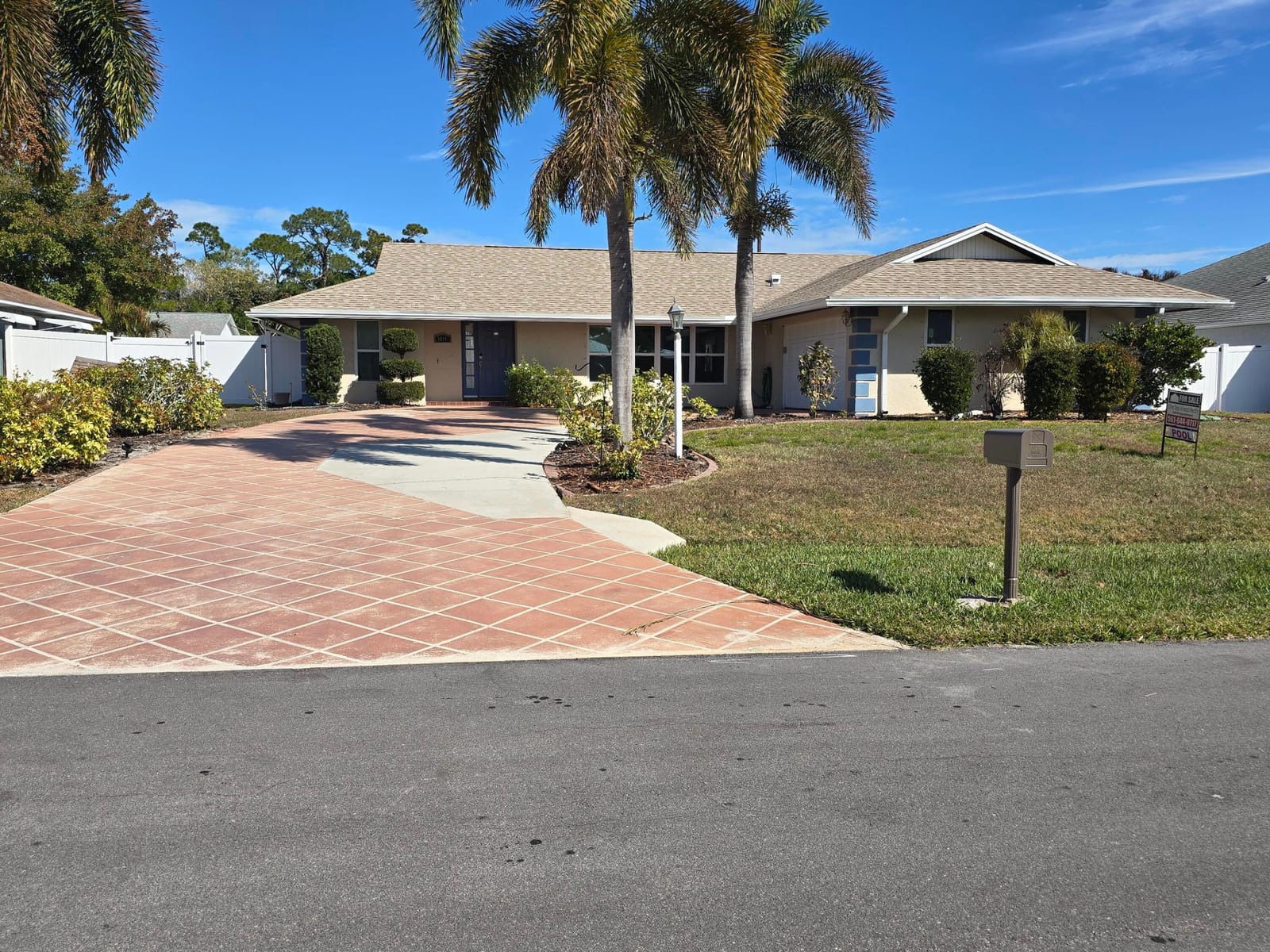 1011 SE Spinnaker Avenue — photo 3
