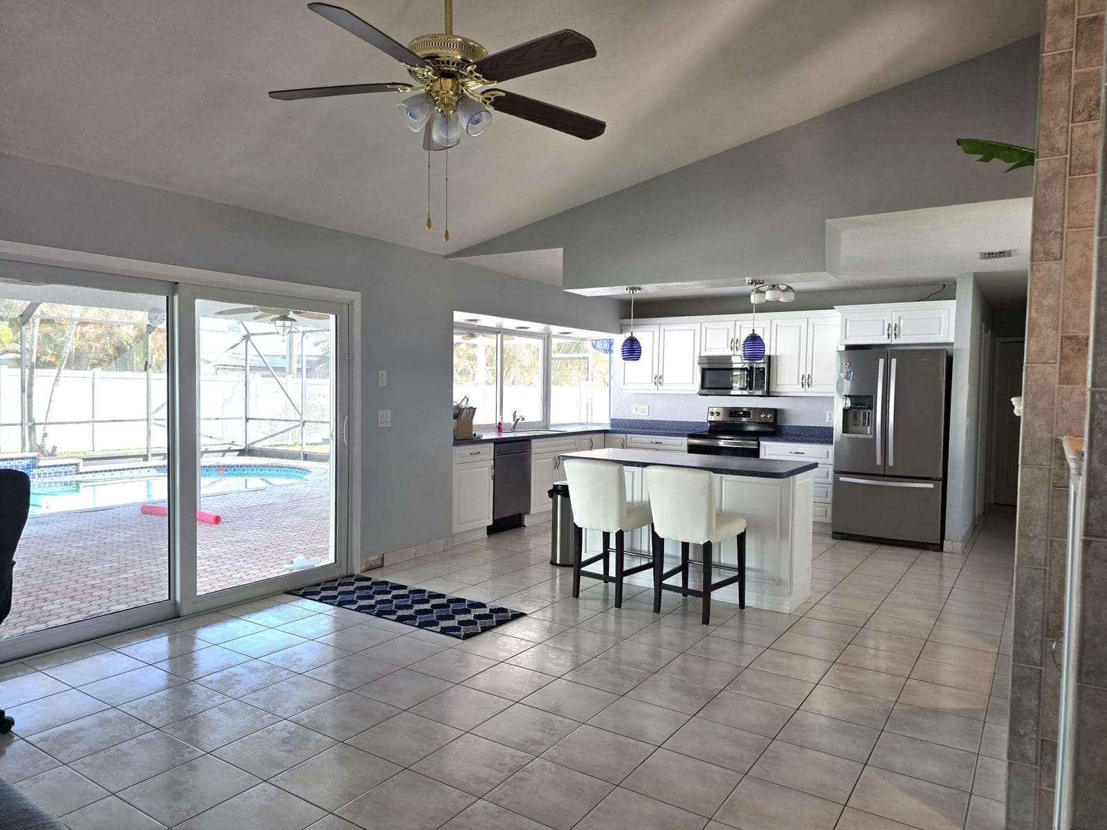 1011 SE Spinnaker Avenue — photo 7
