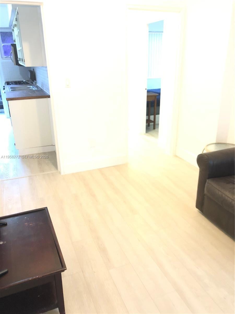 8340 Crespi Boulevard 19 — photo 11