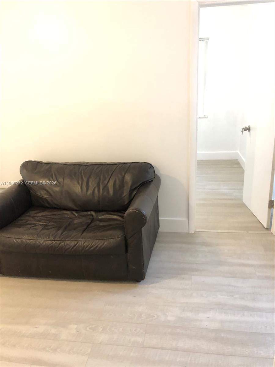 8340 Crespi Boulevard 19 — photo 12