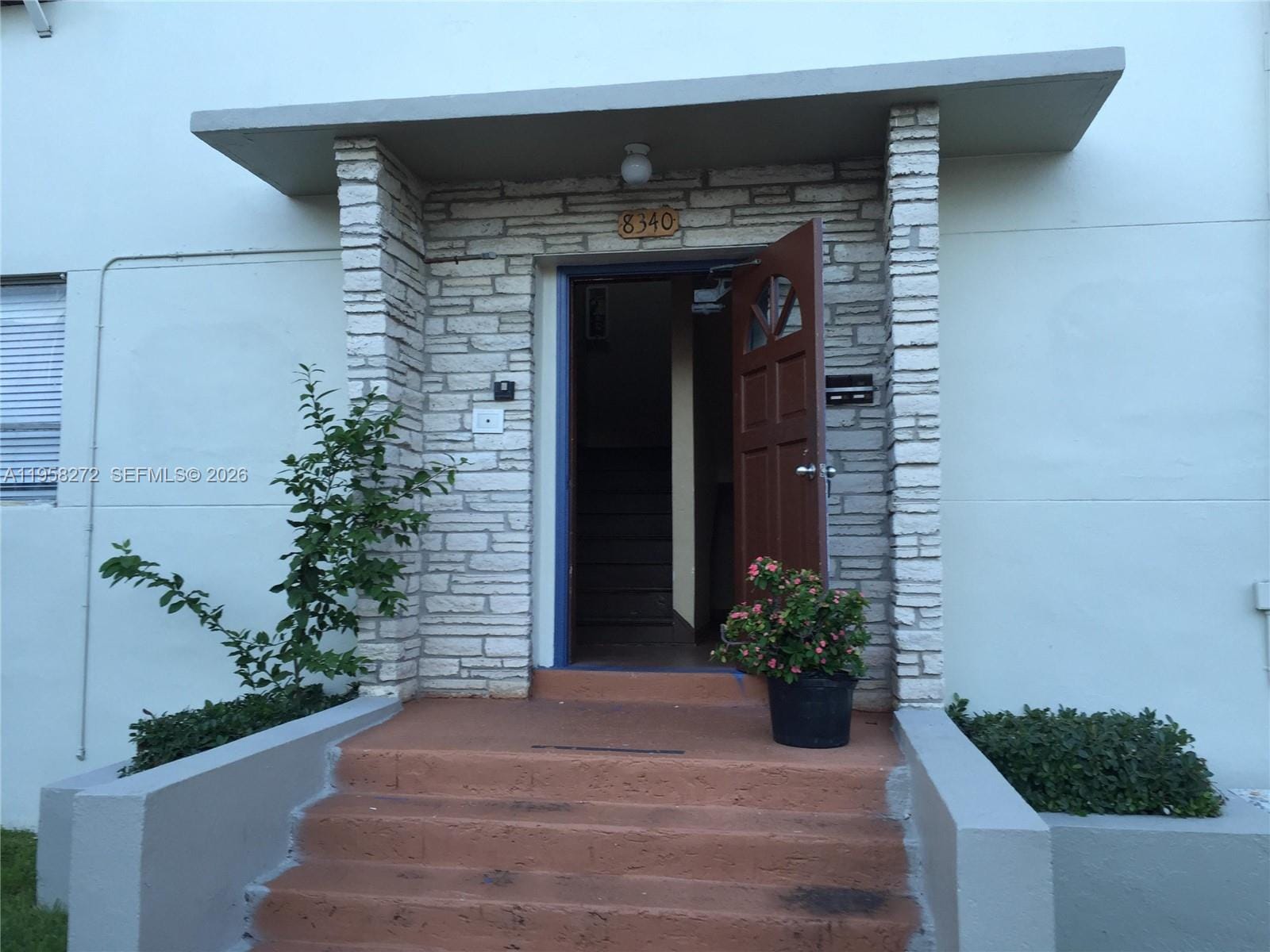 8340 Crespi Boulevard 19 — photo 3
