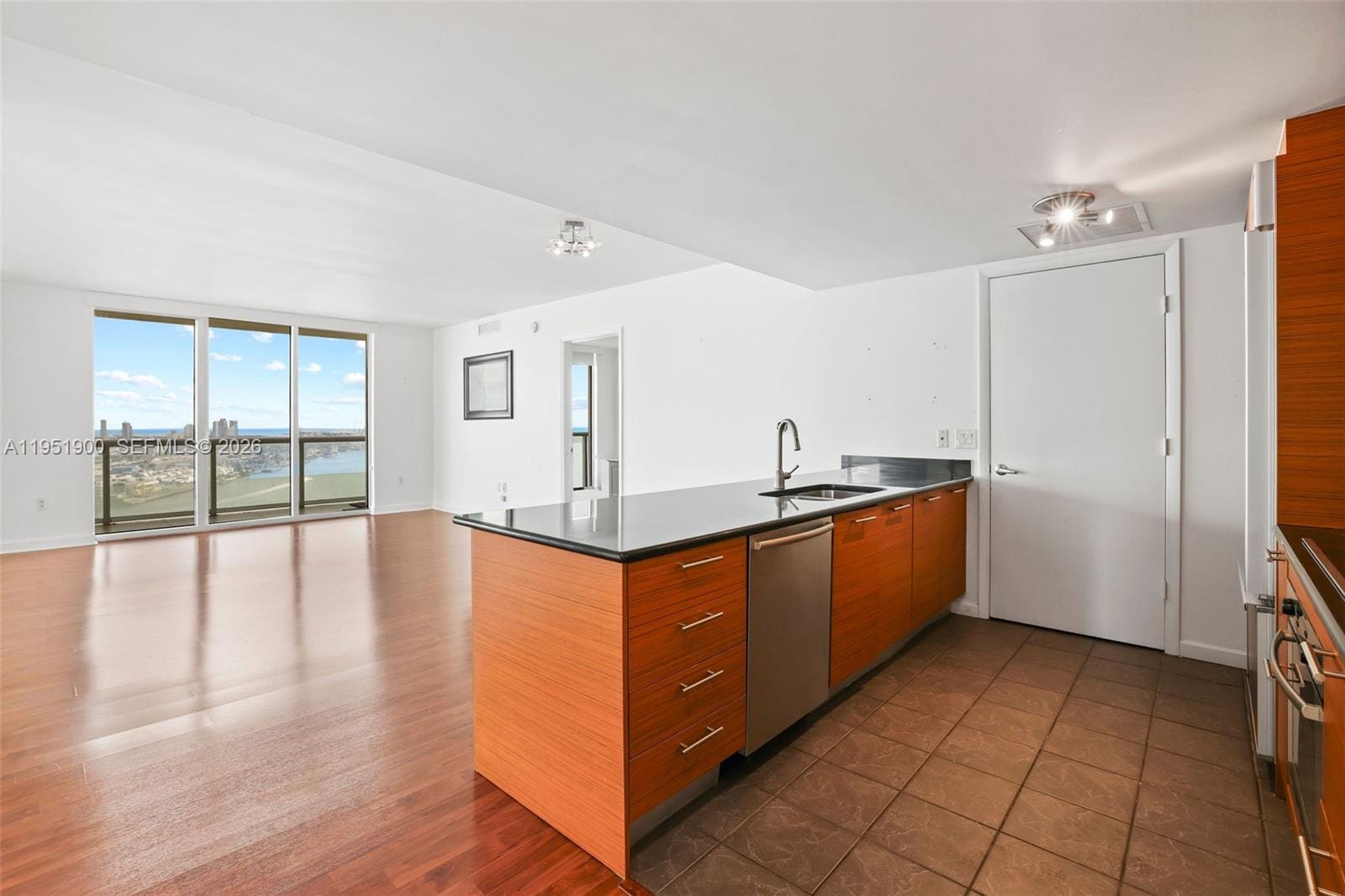 50 Biscayne Boulevard 3102, Miami, FL 33132 photo 14