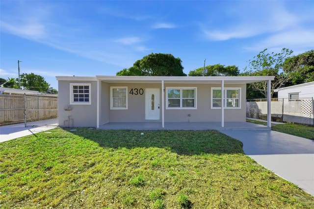 430 Old Spanish Trail, sold in San Castle, Lantana, FL