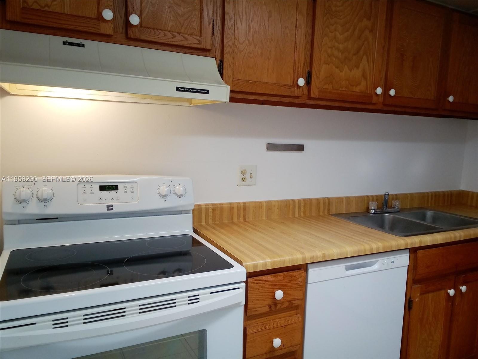 3720 Inverrary Drive 2S, Lauderhill, FL 33319 photo 25