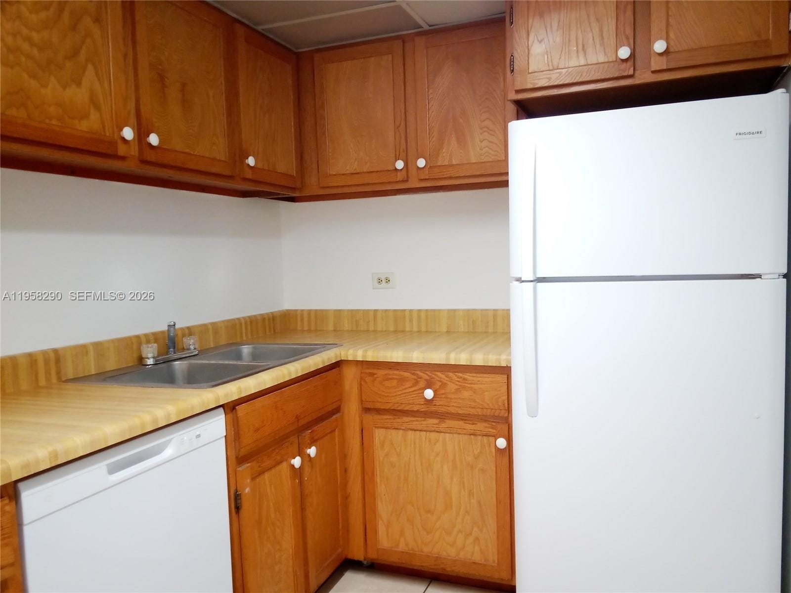 3720 Inverrary Drive 2S, Lauderhill, FL 33319 photo 28
