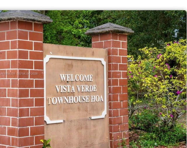 21422 NW 40th Cir Court, sold in Vista Verde Townhouse Sec, Miami Gardens, FL