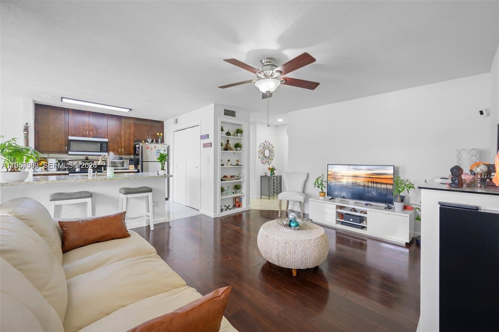 777 Riverside Drive 1521 — photo 5