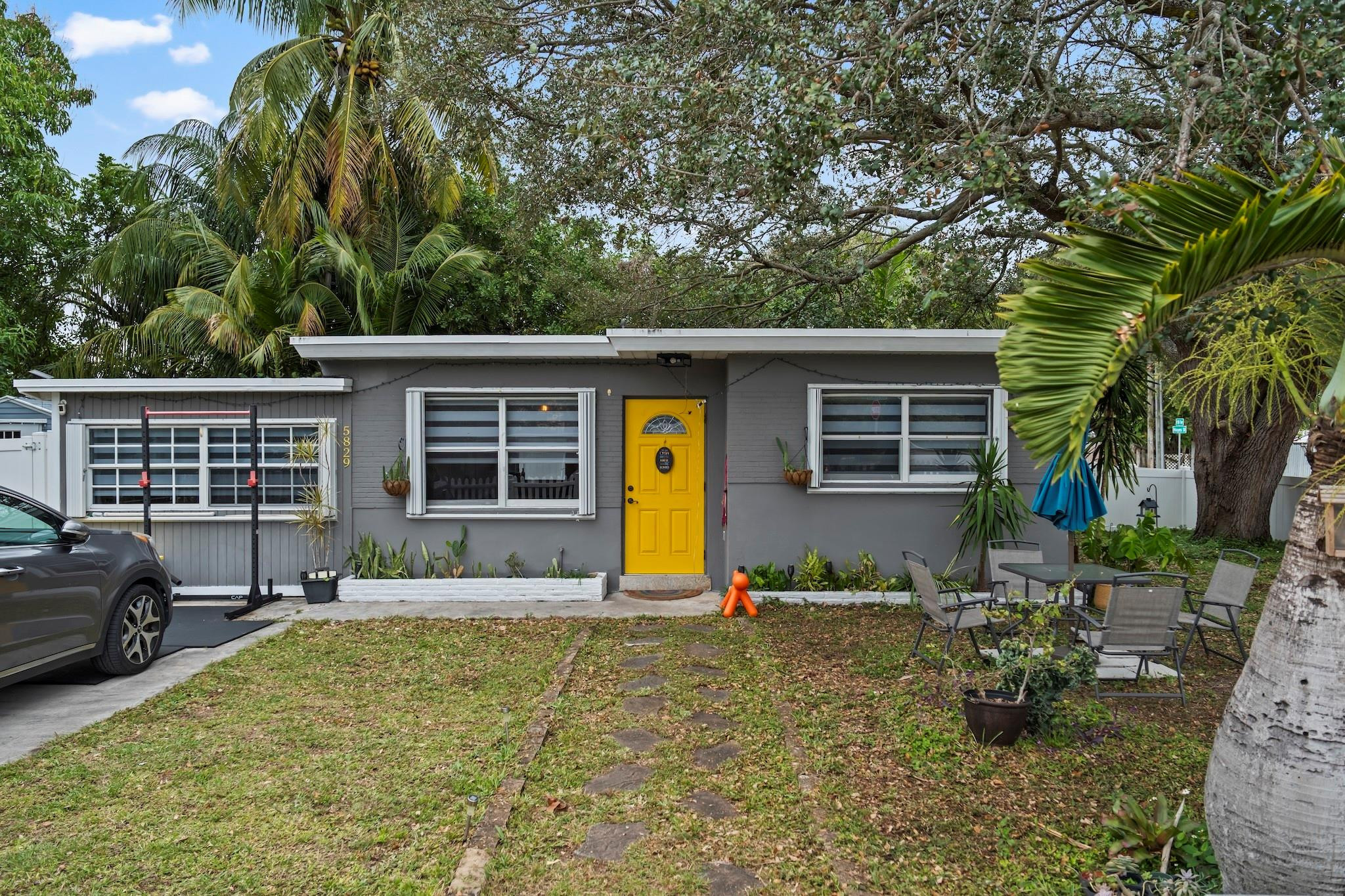 5829 Hayes Street, Hollywood, FL 33021, Hollywood