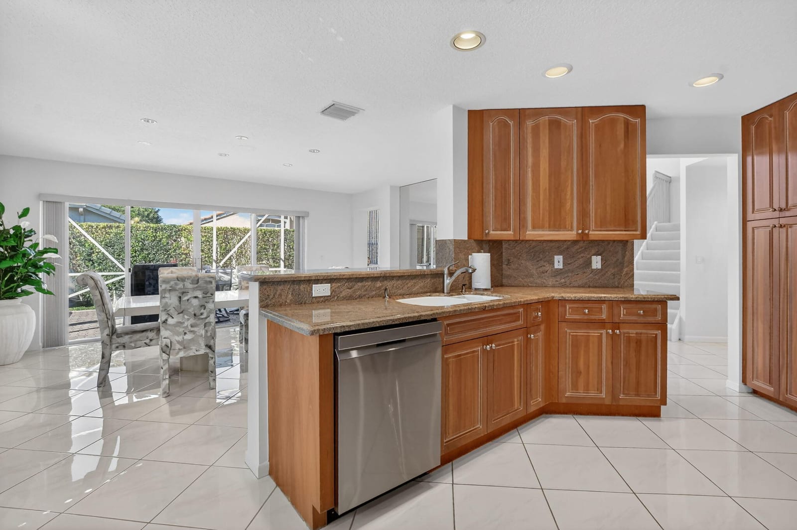 23429 Rakelle Circle — photo 9