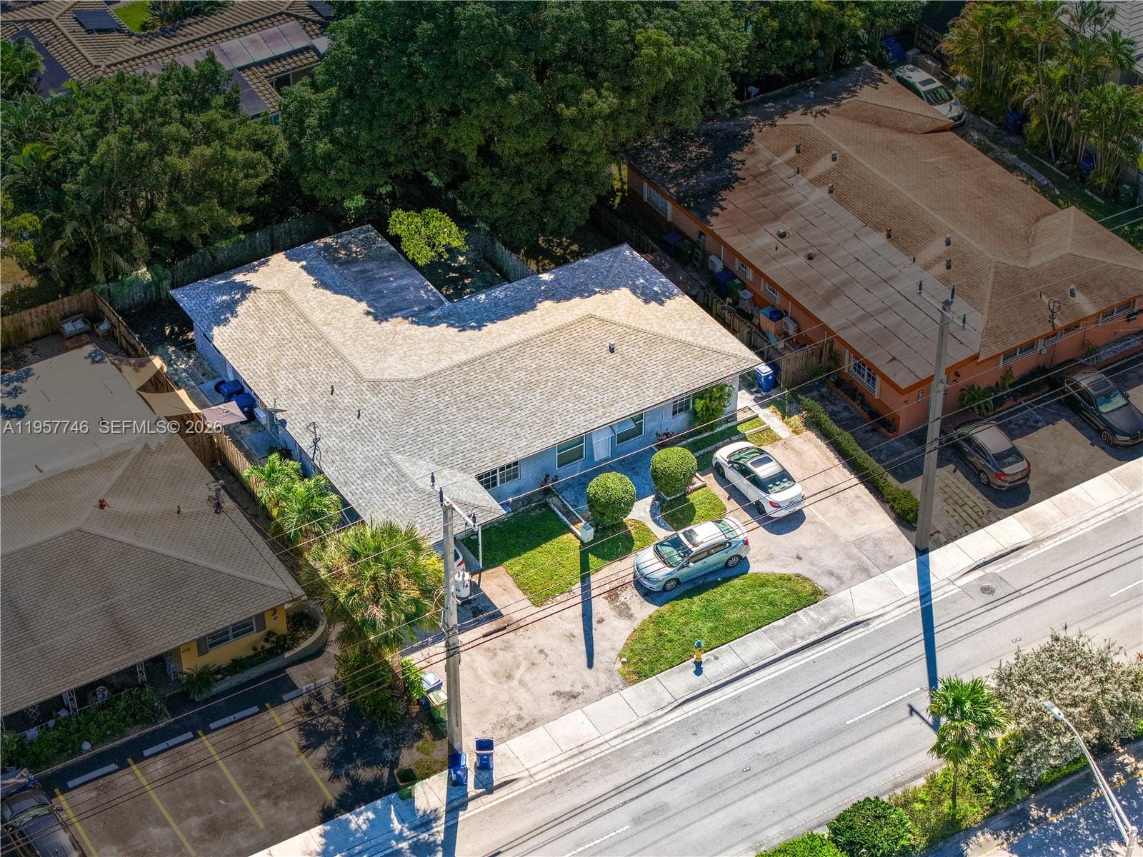 2024 NE 26th Street, Wilton Manors, FL 33305 photo 2