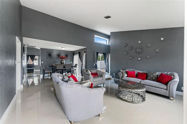 7527 SW 6th Court, North Lauderdale, FL 33068