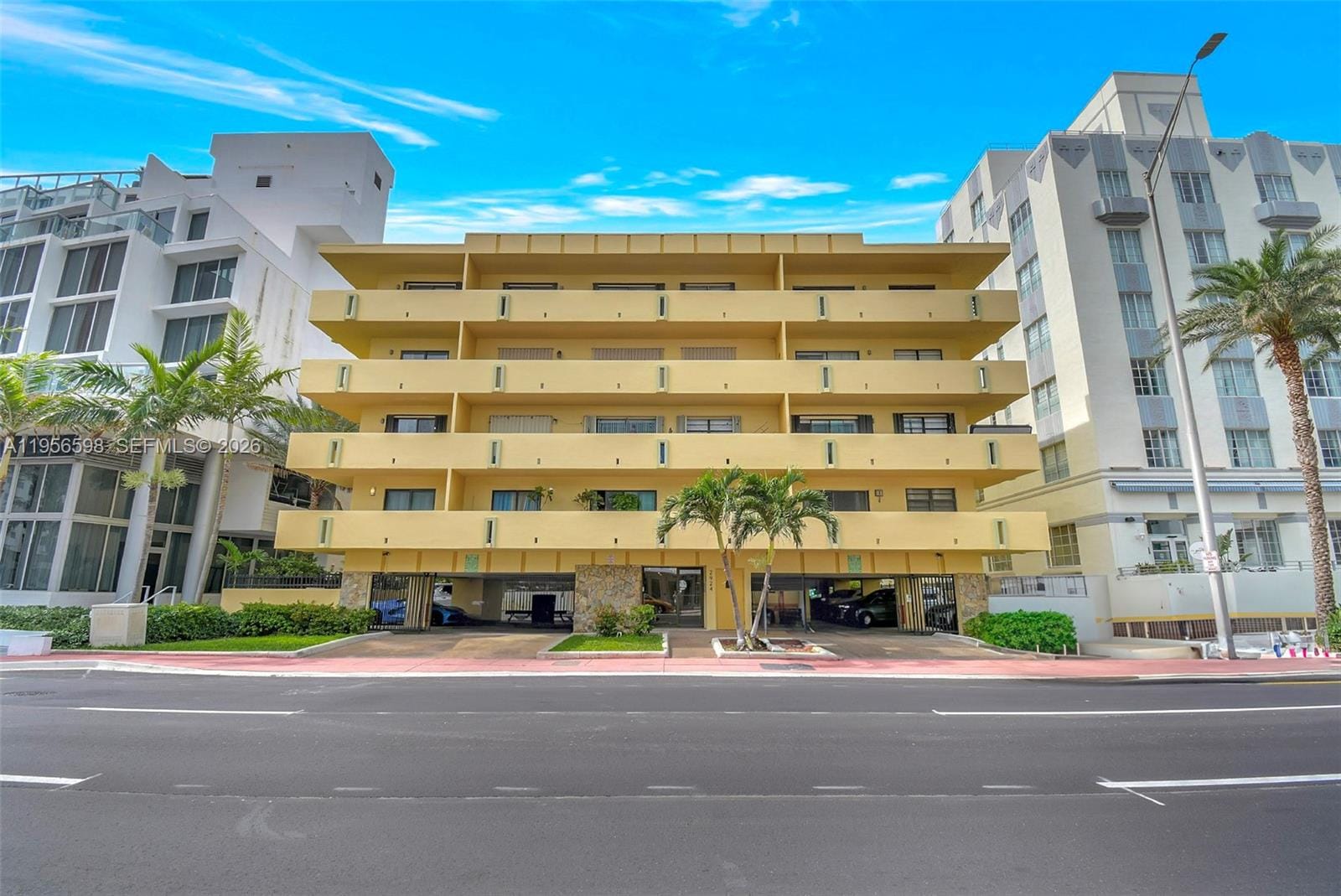 2924 Collins Avenue 501 — photo 2