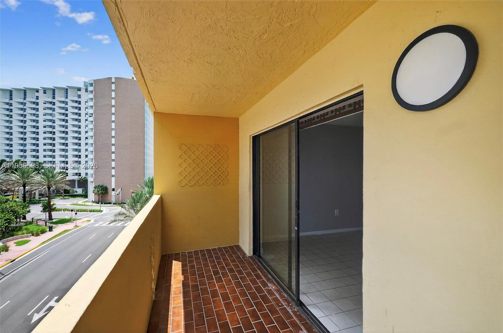 2924 Collins Avenue 501 — photo 5