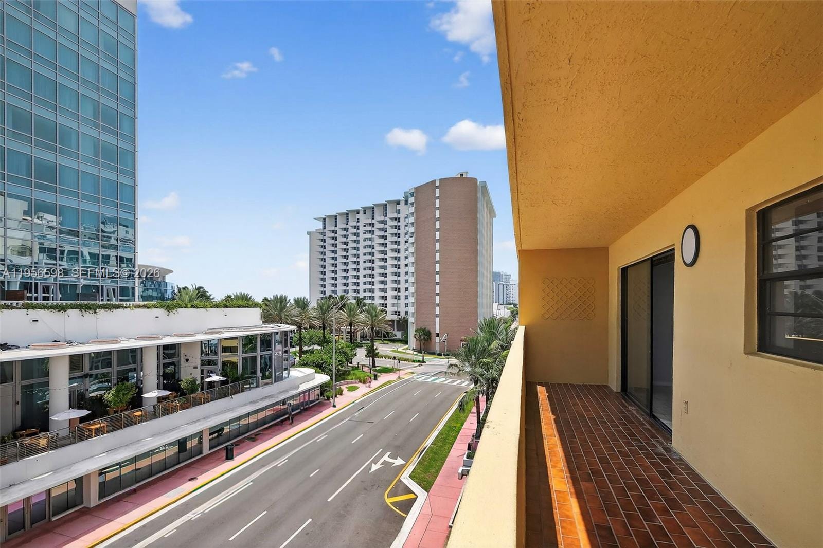 2924 Collins Avenue 501 — photo 6