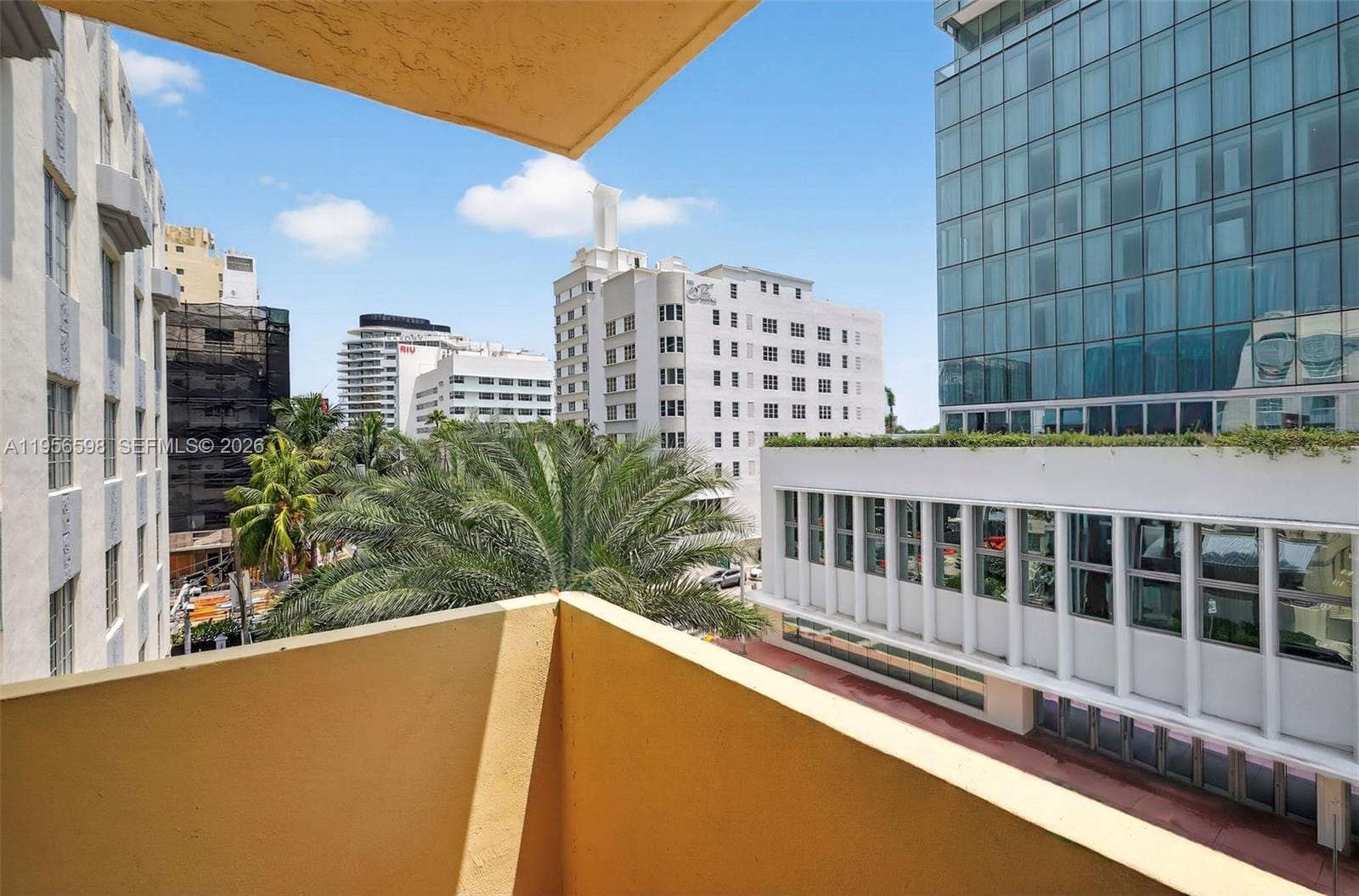 2924 Collins Avenue 501 — photo 8