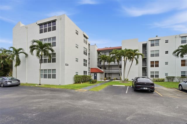 9451 Evergreen Place 203, Davie, FL 33324
