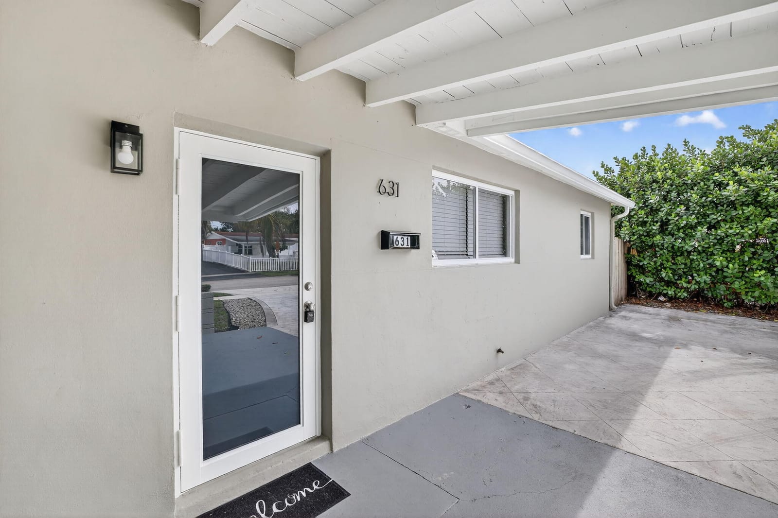 631 N 70th Avenue — photo 3
