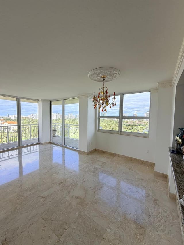 19501 W Country Club Drive 1814, Aventura, FL 33180