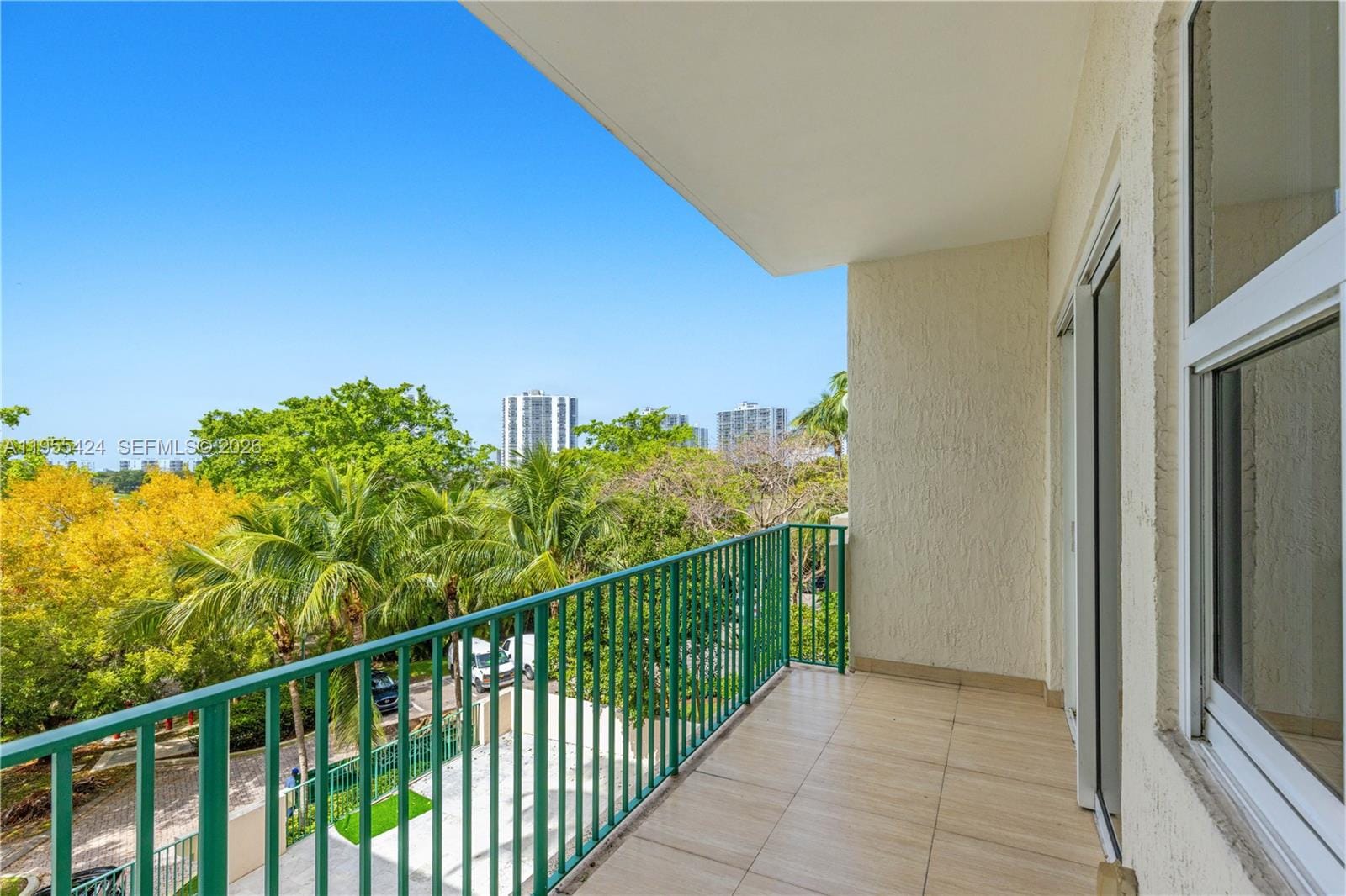20000 E Country Club Drive 402, Aventura, FL 33180 photo 15
