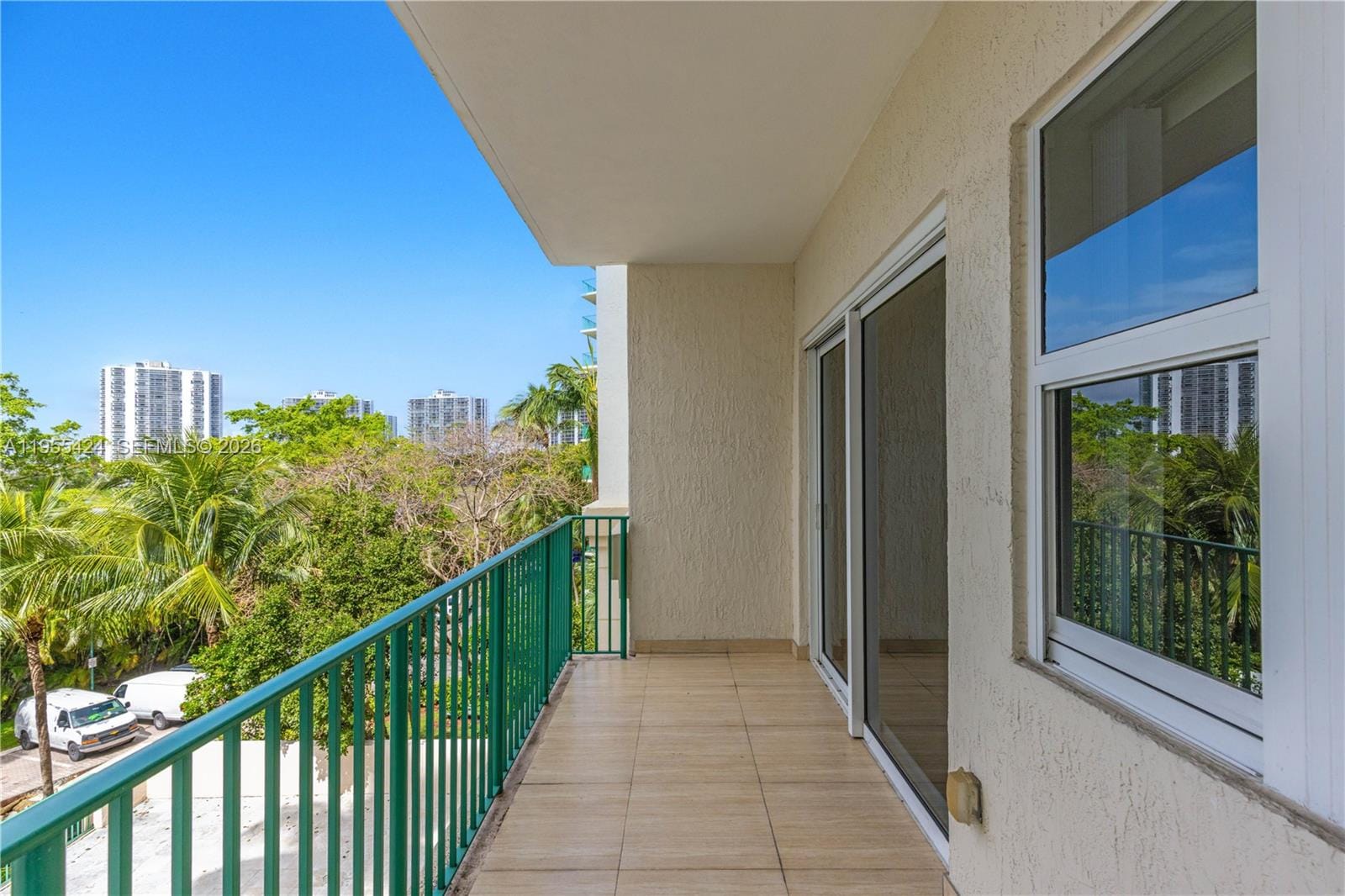 20000 E Country Club Drive 402, Aventura, FL 33180 photo 16