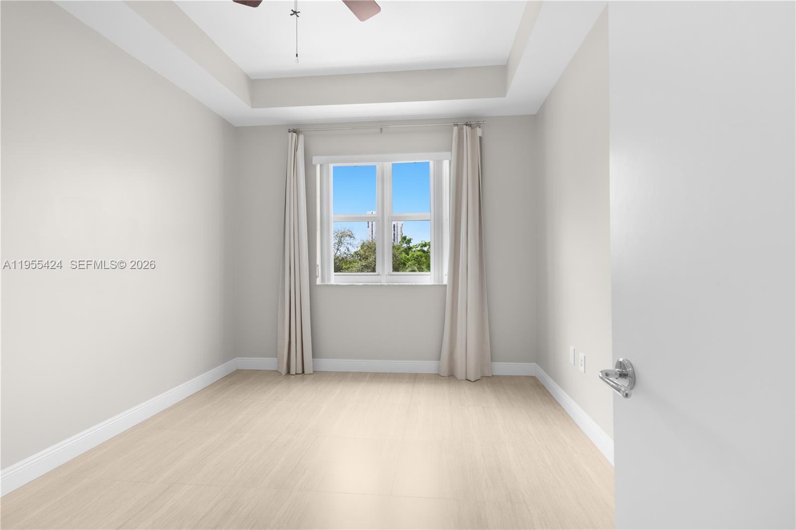 20000 E Country Club Drive 402, Aventura, FL 33180 photo 18