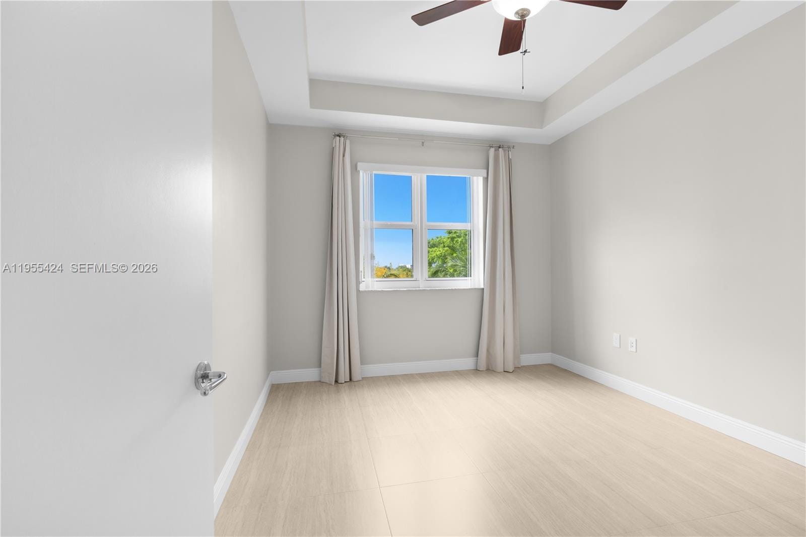 20000 E Country Club Drive 402, Aventura, FL 33180 photo 19