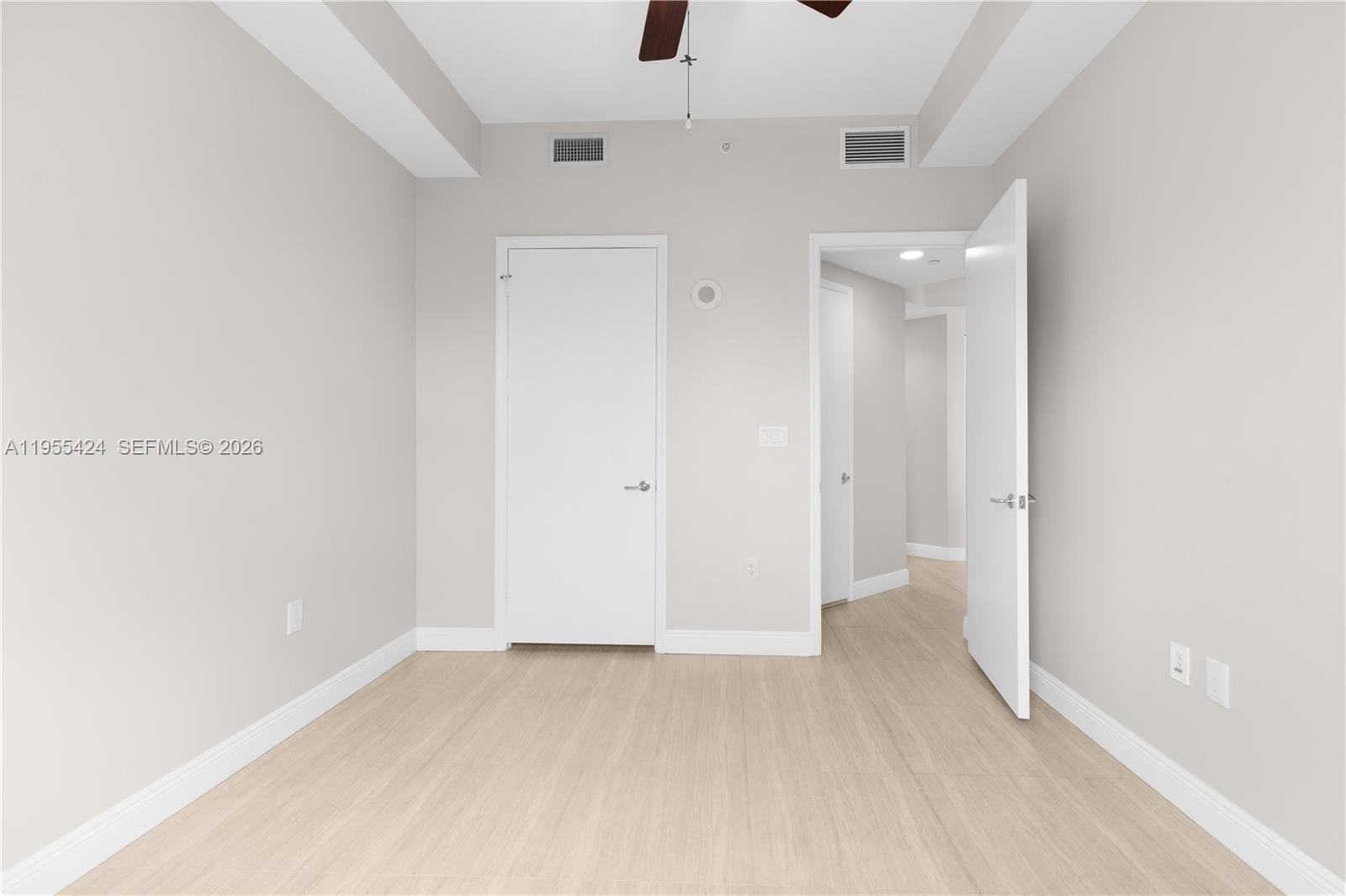 20000 E Country Club Drive 402, Aventura, FL 33180 photo 20